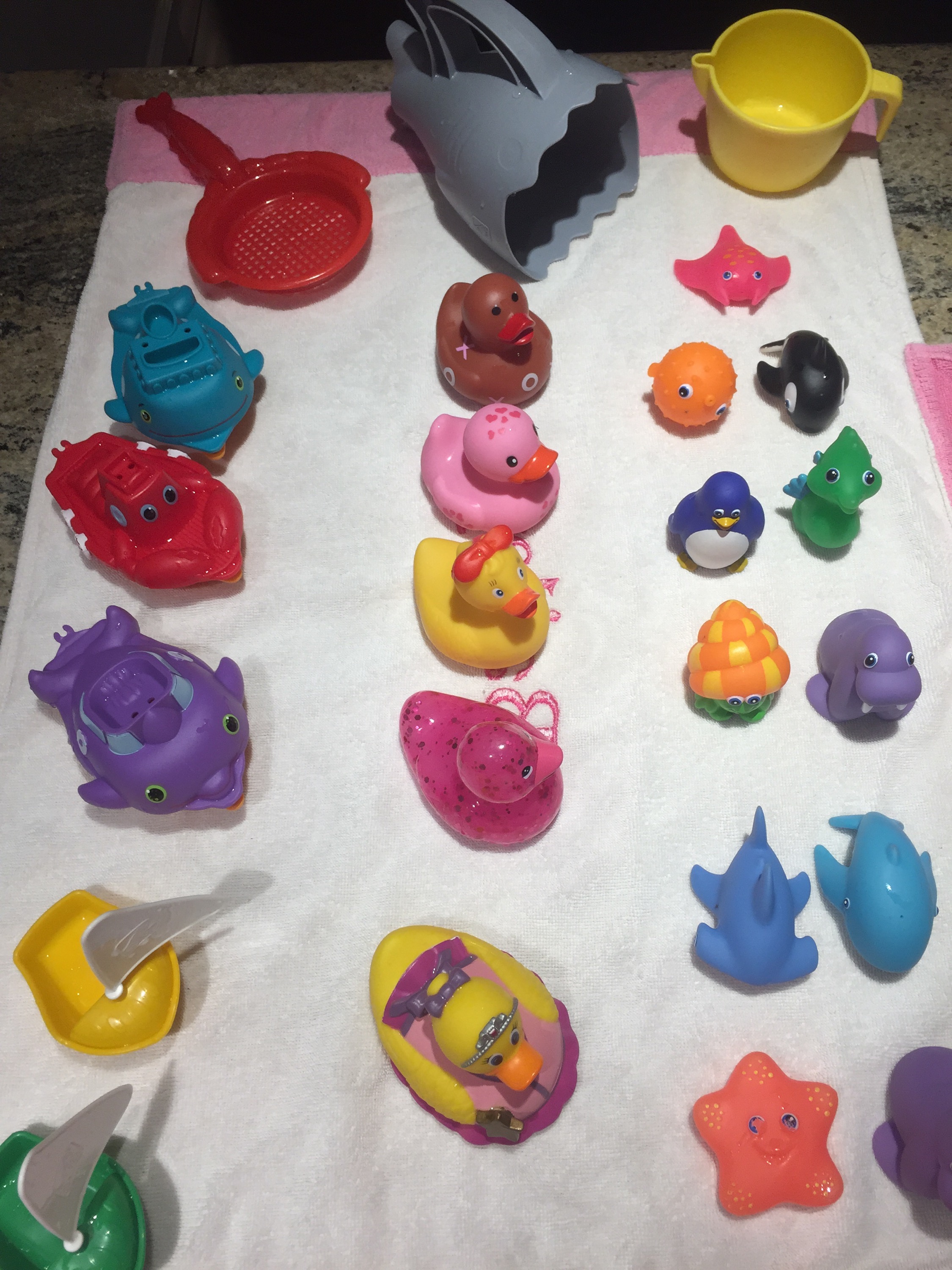 Cleaning: How to Clean Bath Toys by Happy Family Blog