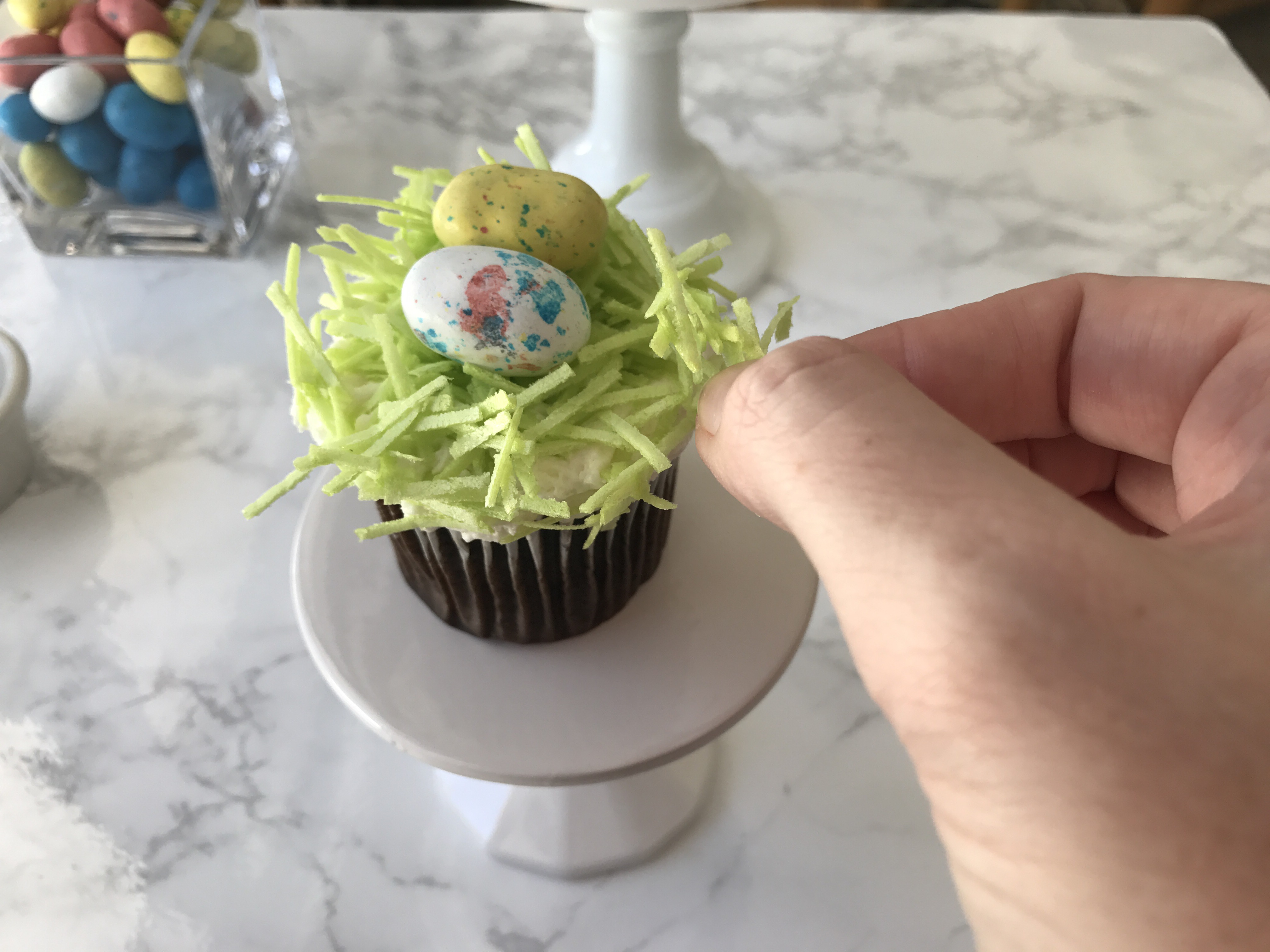 Edible grass for Easter basket cupcakes
