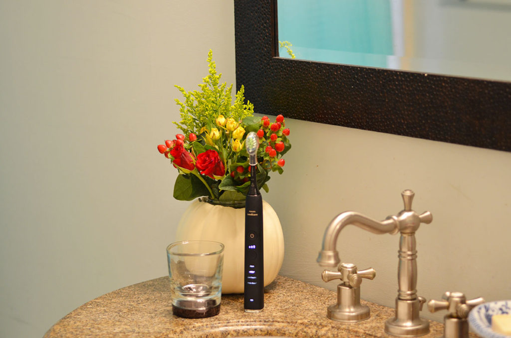 oral health, smartest toothbrush, smart toothbrush, new toothbrush, high tech toothbrush, high tech gifts. 