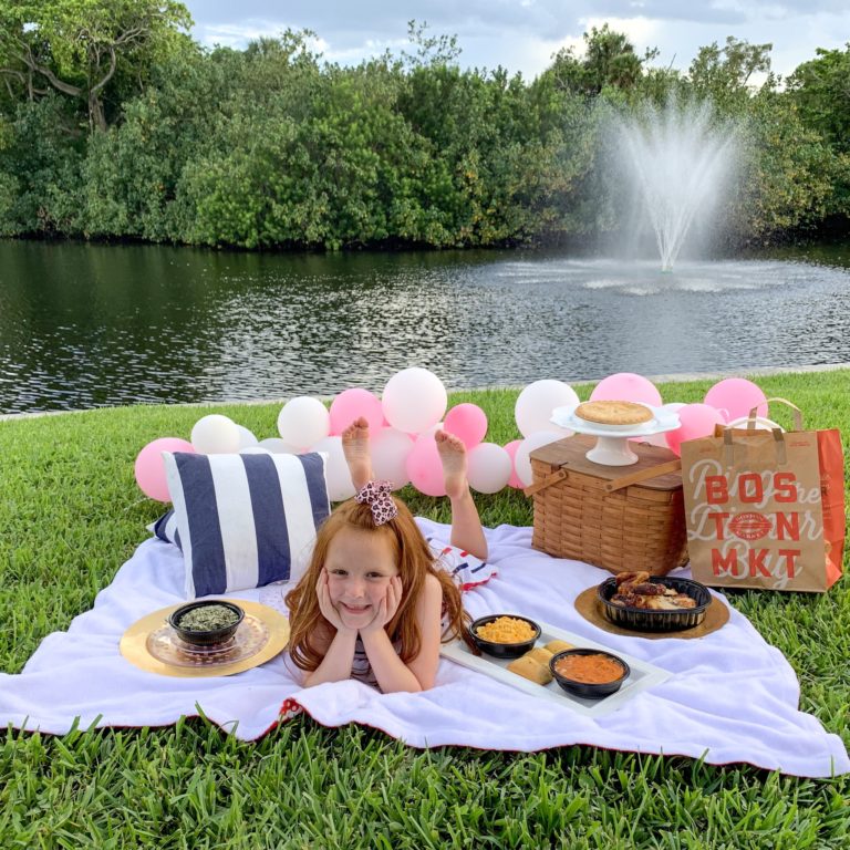 Family Picnic Ideas • Happy Family Blog