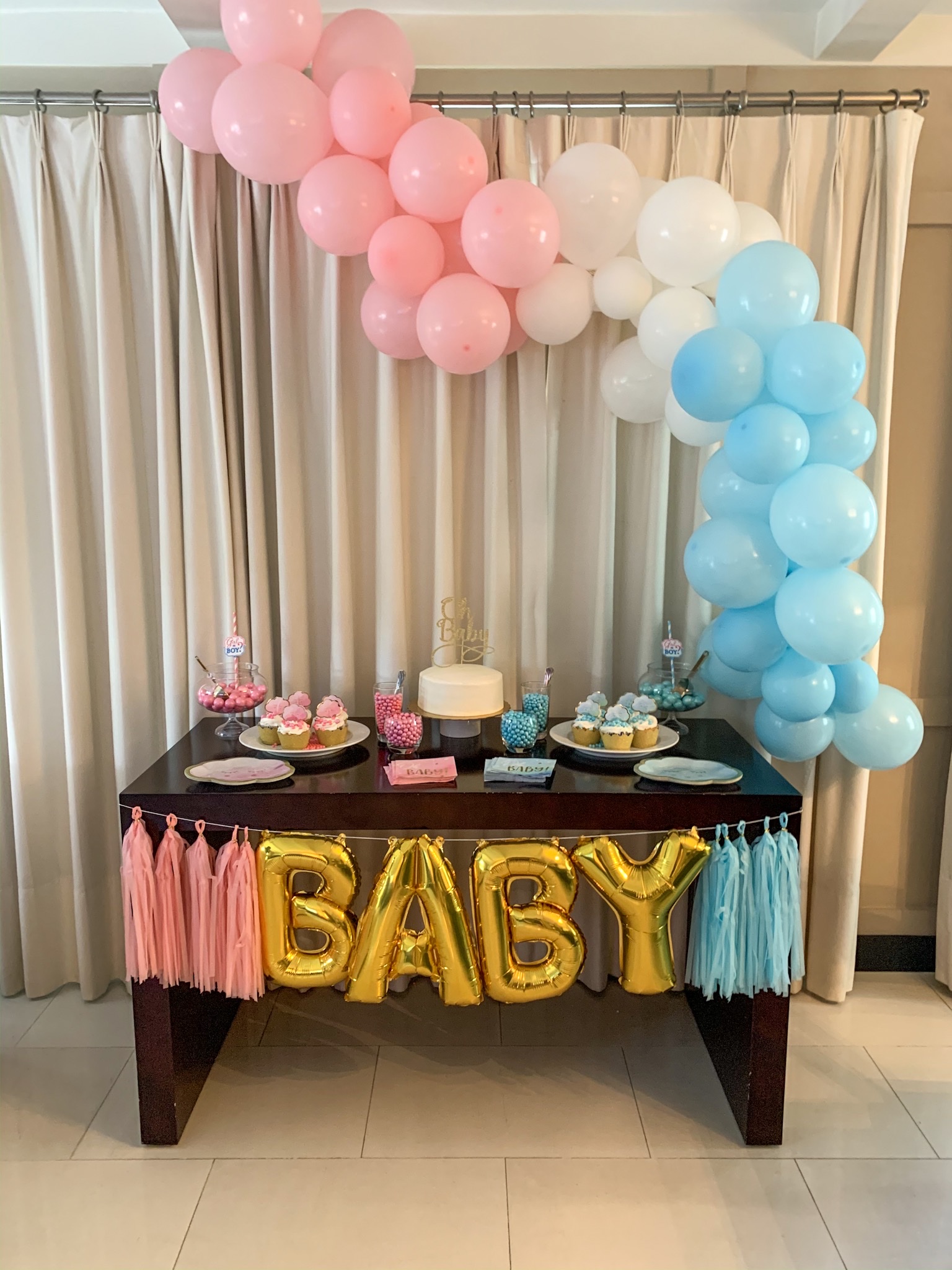 what is gender reveal party, a gender reveal party, what is gender reveal, gender announcement party, reveal party, how do gender reveal parties work, baby gender reveal